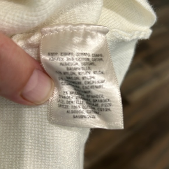 Anthropologie cream long sleeve sweater - Picture 4 of 9